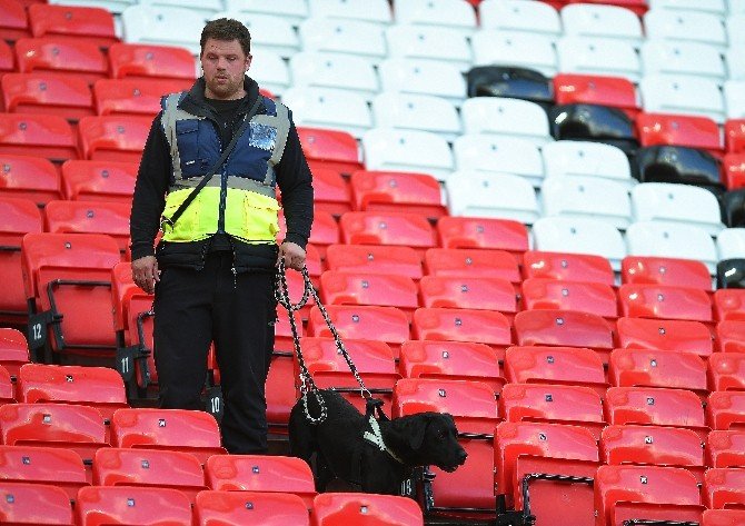 Manchester Unıted Maçına Terör Engeli