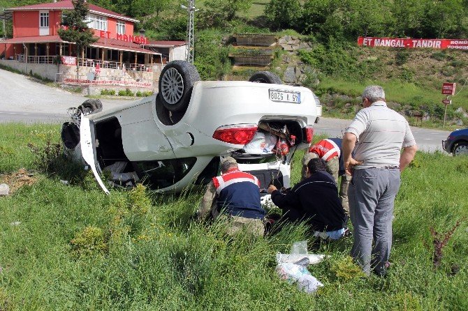 Hasta Ziyaretine Giden Otomobil Takla Attı: 5 Yaralı