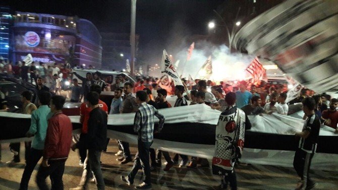 Batman’da Beşiktaş Taraftarı Sokaklara Döküldü