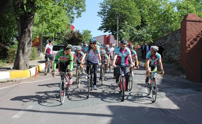 Bakan Müezzinoğlu: "Önemli Olan Kendimize Değer Vermek Ve Saygı Duymak"