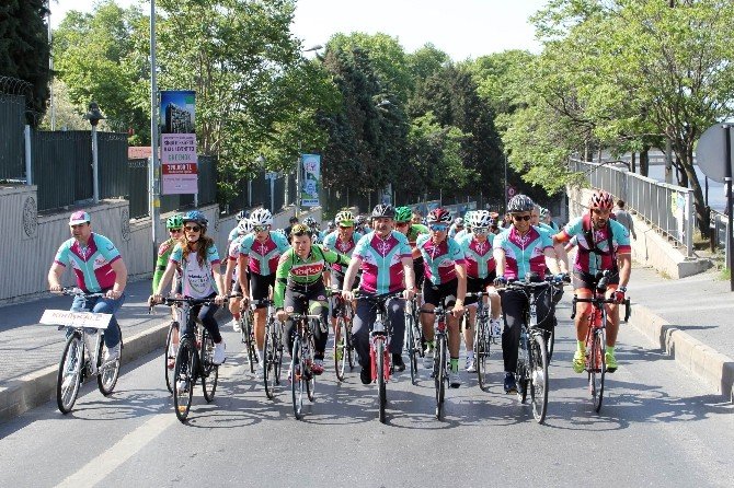 Bakan Müezzinoğlu: "Önemli Olan Kendimize Değer Vermek Ve Saygı Duymak"
