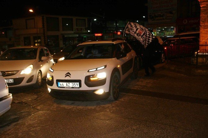 Yozgat’ta Beşiktaşlı Taraftar Şampiyonluk Coşkusunu Yaşadı