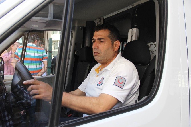 112 Ekibi Okulda Saldırıya Uğradı