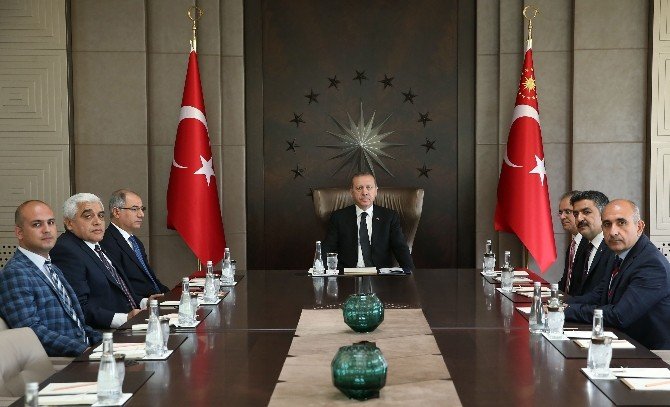 Cumhurbaşkanı Erdoğan, Kilis Valisi Ve Beraberindeki Heyeti Kabul Etti