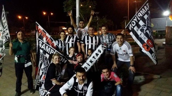 Giresun’da Beşiktaş’ın Şampiyonluğu Coşkuyla Kutlandı
