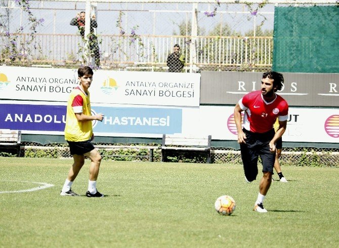 Morais Antalyaspor’da Kalmak İstiyor