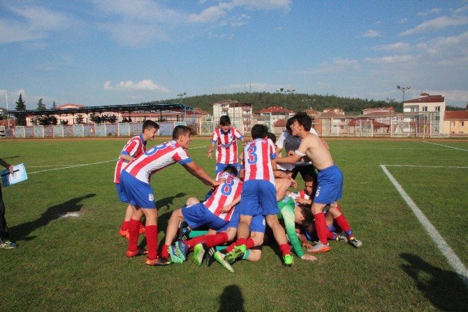 Bilecik’te U14 Şampiyonası Finalinde Gülen Taraf Arabayatağıspor Oldu