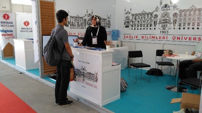 Sağlık Bilimleri Üniversitesi, İstanbul Gençlik Fuarında Öğrencilerle Buluştu