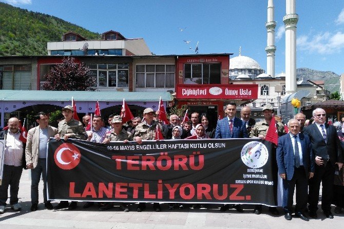 Gümüşhane İşitme Engelliler Derneğinden Üniformalı Terör Tepkisi