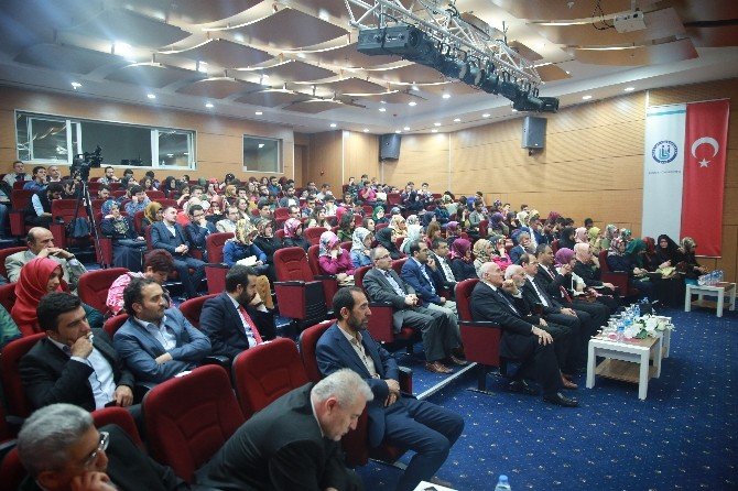 Bayburt Üniversitesinde Şehir Ve Medeniyet Konferansı