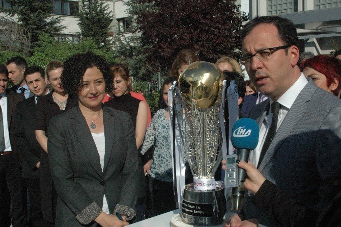 Beşiktaş’ın Şampiyonluk Kupası Yola Çıktı