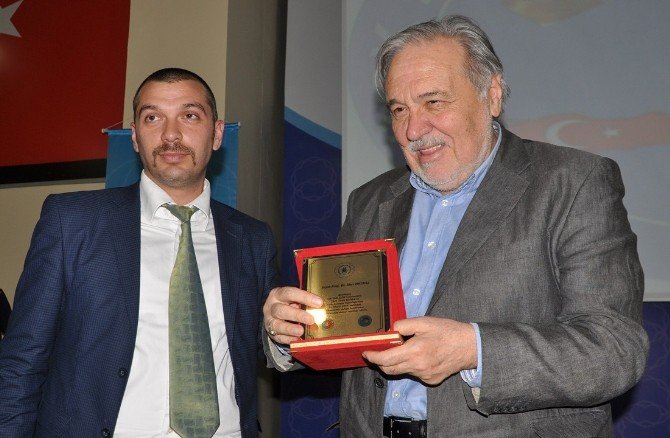İlber Ortaylı: ’’Elhamdülillah Müslümanız, Bu Bizim Kimliğimizin Bir Parçasıdır’’