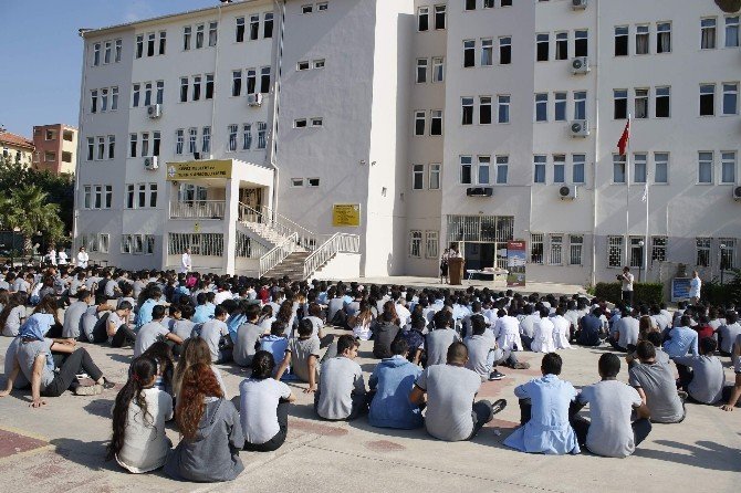 Deniz Sezonu Öncesi Öğrencilere ’Suda Boğulmalar Ve İlk Yardım’ Kursu