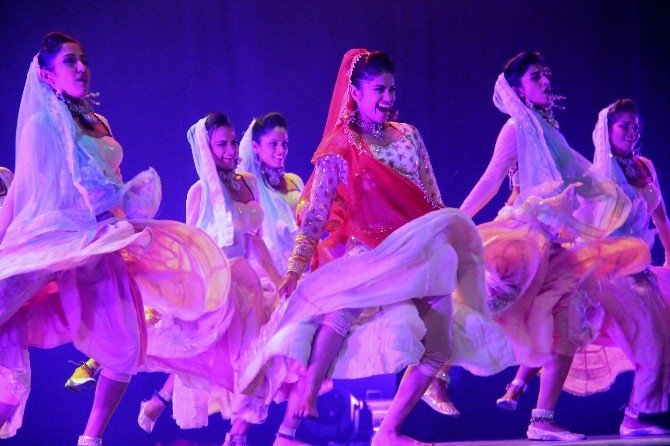 Taj Express Sanatseverleri Büyüledi