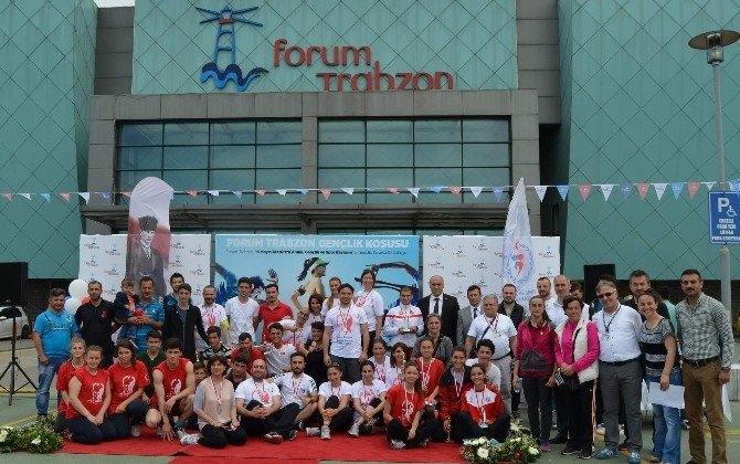 Trabzon’da Atatürk’ü Anma Ve Gençlik Koşusu