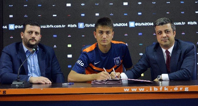 Medipol Başakşehir, Cengiz Ünder’le 5 Yıllık Sözleşme İmzaladı