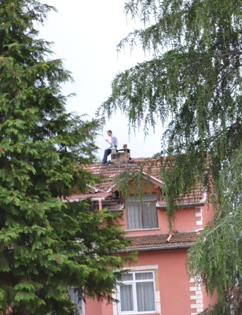 Bonzai İçti, Çatıya Çıkıp İntihar Girişiminde Bulundu