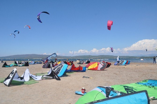 Rüzgar Tutkunları Urla’da Buluştu