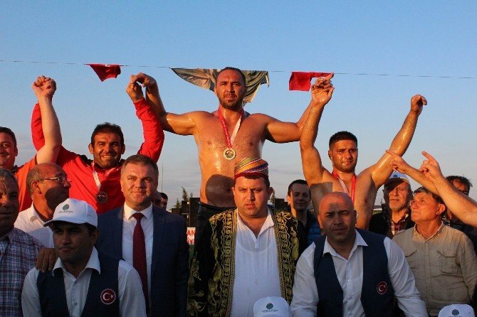 Gürbüz Tarihi Kırkpınar Güreşleri Öncesi Başpehlivanlığa Göz Kırptı