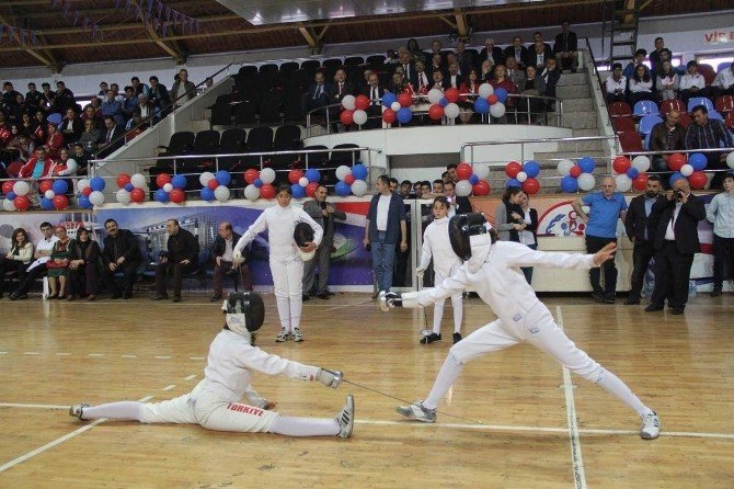 Atatürk’ü Anma, Gençlik Ve Spor Bayramı Trabzon’da Çeşitli Etkinliklerle Kutlandı.
