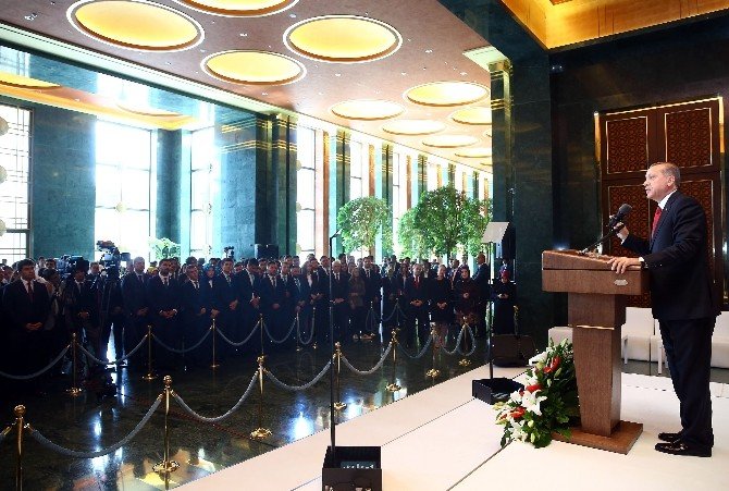 Erdroğan Gençlere Tavsiyelerde Bulundu