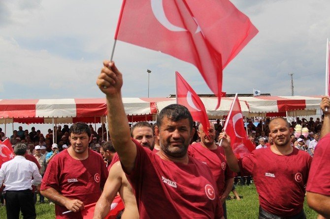 Kırkpınar Öncesi Başpehlivanlar Er Meydanında