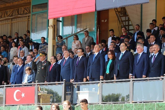 Sakarya’da 19 Mayıs Atatürk’ü Anma, Gençlik Ve Spor Bayramı Kutlandı