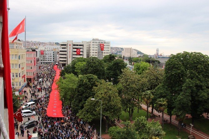 Samsun’da 1919 Metre Gençlik Bayrak Yürüyüşü