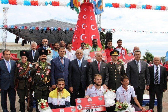 19 Mayıs Uluslararası Yarı Maratonu Samsun’da Yapıldı