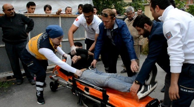 Bonzai İçen Genç Sokakta Yığılıp Kaldı