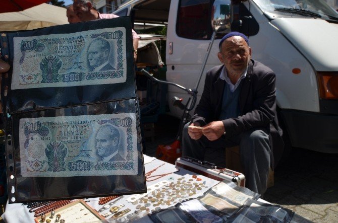 Para Satarak Geçimini Sağlıyor