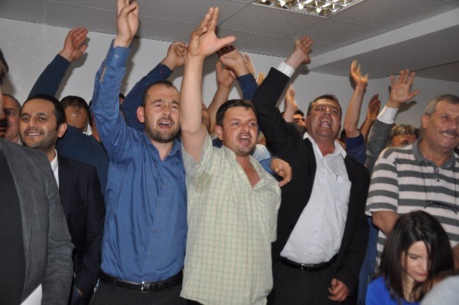 İzmir’de "Binali Yıldırım" Sevinci