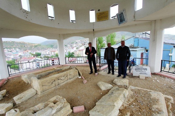 Başkan Memiş, Alperenler Türbesinde İncelemelerde Bulundu