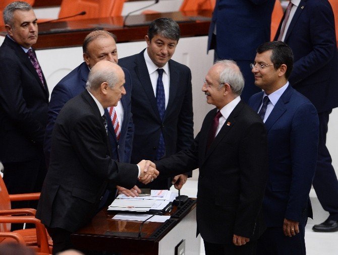 Meclis’te Kılıçdaroğlu-bahçeli Sohbeti
