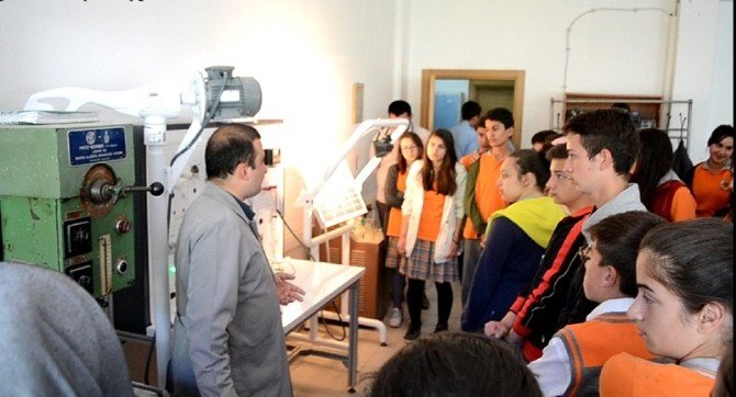 Mesleki Ve Teknik Anadolu Lisesi Elektrik Enerjisi Üretti