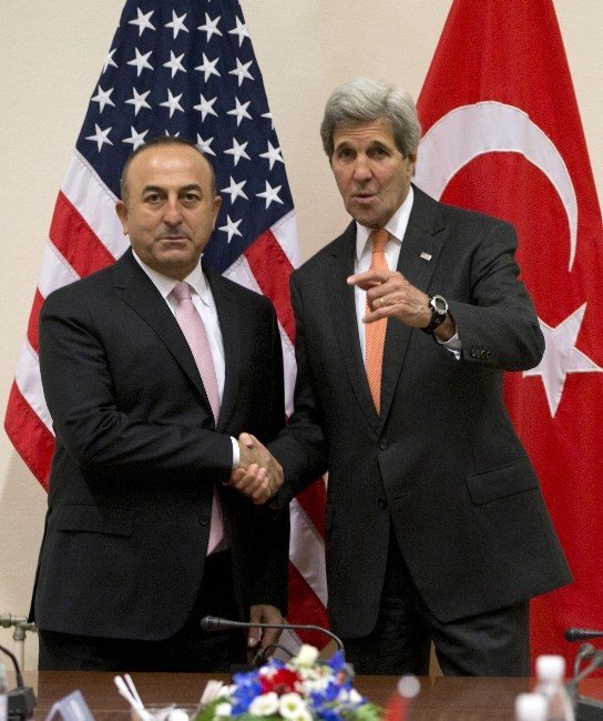 Çavuşoğlu, Kerry İle Görüştü
