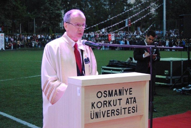 Okü 2015-2016 Mezunlarını Uğurladı