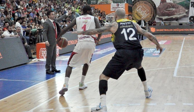 Fenerbahçe Play-off’da Uşak Sportif’i Eledi