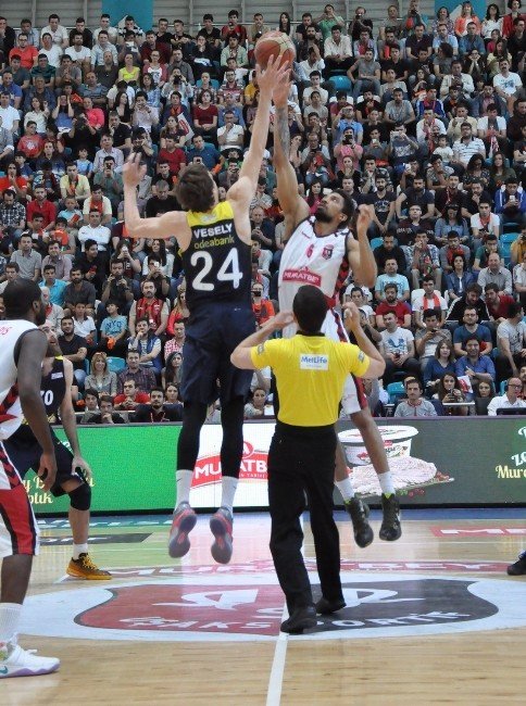 Fenerbahçe Play-off’da Uşak Sportif’i Eledi