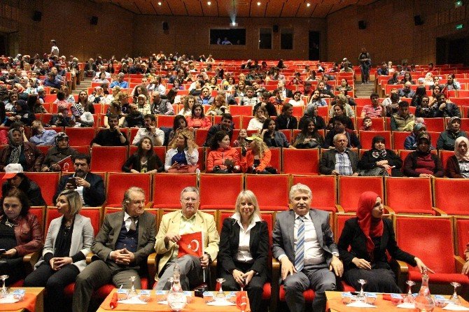 Büyükşehir Lirik Dans Gösterisi