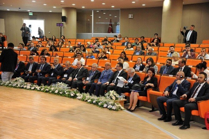 Mülteci Ve Göç Krizi İle Hukuki Çözüm Yolları Sempozyumu