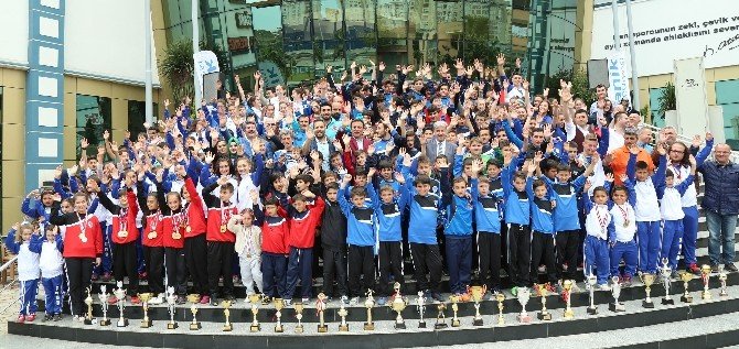 Başkan Genç, Sporcularla Buluştu