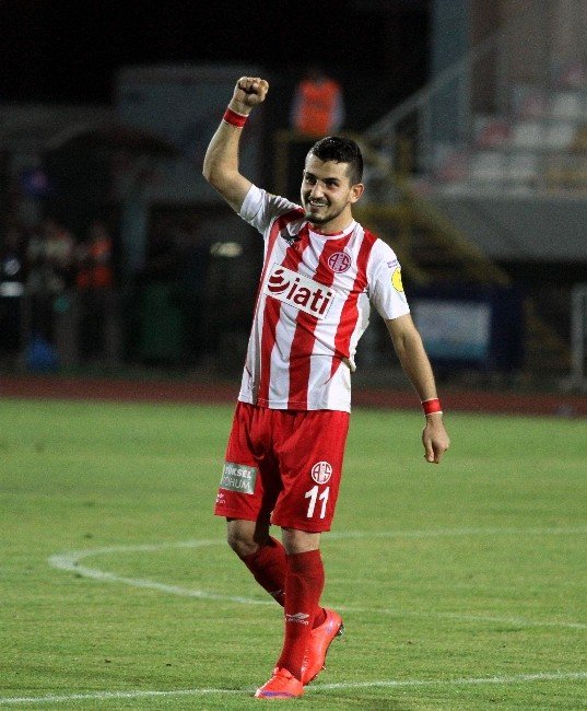 Antalyasporlu Emrah Başsan Galatasaray Yolunda