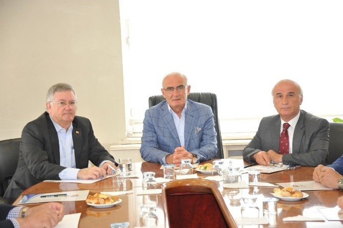 Clintonların Dostu Politikacı Stso’yu Ziyaret Etti