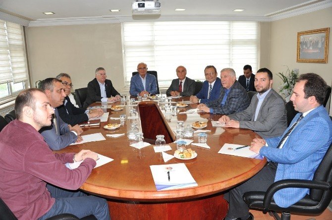 Clintonların Dostu Politikacı Stso’yu Ziyaret Etti