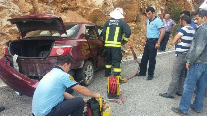 Seydikemer’de Trafik Kazası: 1’i Ağır 3 Yaralı