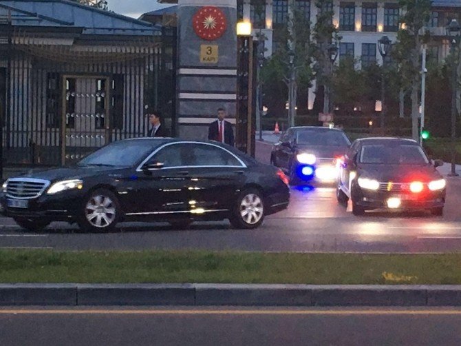 Ak Parti Genel Başkanı Yıldırım Külliyeden Ayrıldı
