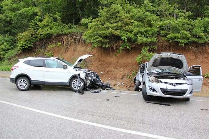Bolu’da Trafik Kazası: 4 Yaralı