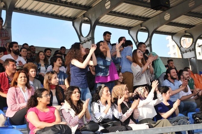 Omü Öğrenci Konseyi 8. Geleneksel Sınıflar Arası Futbol Turnuvası Sona Erdi