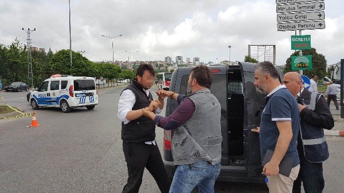 Otobüs Terminali Önündeki Yolcu Kavgasında Muhtar Silah Kullandı